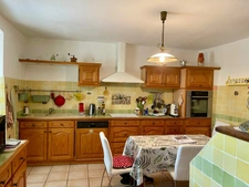  A vendre Bâtisse en pierre rénovée de 235 m² habitables et ses dépendances de 300 m2 - Terrain de 100 000,00 m² 