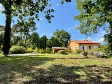 Dpt Vaucluse (84), for sale Near the village of ROUSSILLON house P6 200 M2 LAND 20 000 M2