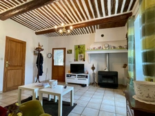  A vendre Bâtisse en pierre rénovée de 235 m² habitables et ses dépendances de 300 m2 - Terrain de 100 000,00 m² 