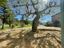 Hamlet house to renovate in ROUSSILLON (84)