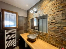 GARGAS – MAISON DE PLAIN-PIED AVEC PISCINE, 3 CHAMBRES ET TERRAIN DE 965 M²