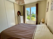 À VENDRE LAURIS (84) Propriété d’exception de plain-pied avec piscine et jardin paysager d'env 3000 M2