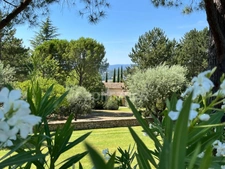 A VENDRE APT (84) MAISON EN PIERRE DE CHARME AVEC VUE, JARDIN ET UN CADRE DE VIE PRIVILÉGIÉ