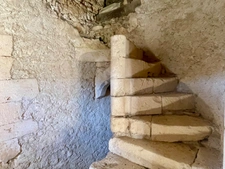 FOR SALE – Château to renovate on 100 hectare estate 