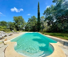 Dpt Vaucluse (84), for sale Near the village of ROUSSILLON house P6 200 M2 LAND 20 000 M2