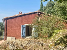 À vendre – Maison avec piscine et grand terrain arboré à Saignon (84400)
