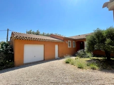 À VENDRE LAURIS (84) Propriété d’exception de plain-pied avec piscine et jardin paysager d'env 3000 M2