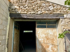 Maison en pierre à rénover avec vue exceptionnelle sur le Luberon –  84400 Apt
