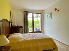 Dpt Vaucluse (84), for sale Near the village of ROUSSILLON house P6 200 M2 LAND 20 000 M2