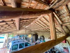 Hamlet house to renovate in ROUSSILLON (84)