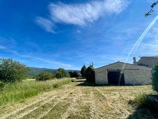 Maison en pierre à rénover avec vue exceptionnelle sur le Luberon –  84400 Apt