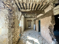 FOR SALE – Château to renovate on 100 hectare estate 