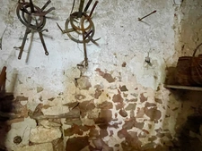 Hamlet house to renovate in ROUSSILLON (84)