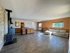 GARGAS – MAISON DE PLAIN-PIED AVEC PISCINE, 3 CHAMBRES ET TERRAIN DE 965 M²