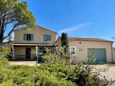 À VENDRE – Superbe maison avec vue exceptionnelle à Saint-Saturnin-lès-Apt 84490