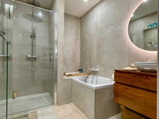 A vendre, maison de hameau en pierre à ROUSSILLON (84)