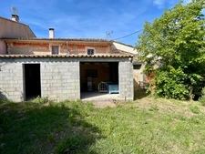 Maison en pierre à rénover avec vue exceptionnelle sur le Luberon –  84400 Apt