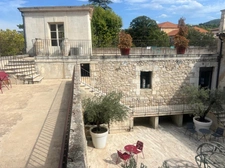 Exceptional 18th-century private mansion in Apt – An exceptional location in the heart of the Luberon