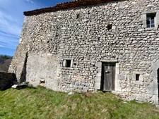FOR SALE – Château to renovate on 100 hectare estate 