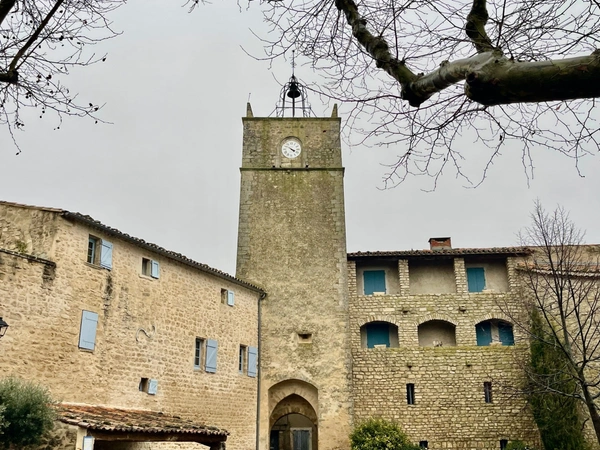 Charmant studio rénové au cœur du Luberon VIENS (84)