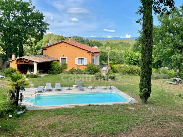 Dpt Vaucluse (84), à vendre Proche du village de ROUSSILLON maison P6  200 M2 TERRAIN 20 000 M2