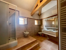 Maison de hameau en pierre  à vendre proche de GORDES (84)