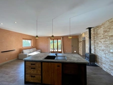 GARGAS – MAISON DE PLAIN-PIED AVEC PISCINE, 3 CHAMBRES ET TERRAIN DE 965 M²