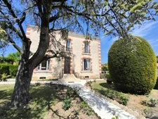 Charme de l'Ancien et volumes Exceptionnels "Maison de Maître à Rénover"
