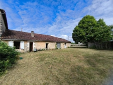 Charentaise à rénover entièrement 10 pièces VERTEUIL SUR CHARENTE (16)