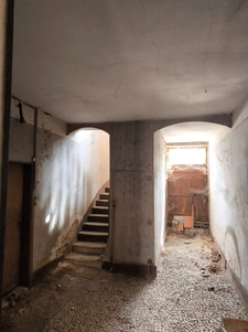 Charentaise à rénover entièrement 10 pièces VERTEUIL SUR CHARENTE (16)