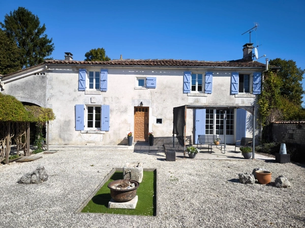 Maison à vendre 6 pièces SEGONZAC (16)