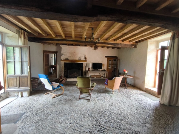 Dpt Charente (16), EBREON à vendre un ensemble de deux maisons 