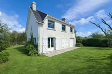 BENODET (29) – Maison à fort potentiel +150 m² possible, garage et combles aménageables !