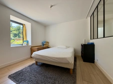 TREMEOC (29) – Corps de ferme rénové de 225 m² au sol avec piscine, studio indépendant, penty et jardin arboré