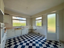 BENODET (29) – Maison à fort potentiel +150 m² possible, garage et combles aménageables !