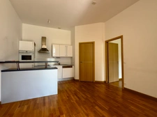 Quimper Kerfeunteun – T2 de 54 m² lumineux – Rez-de-chaussée – Parking – Cave – 3 m 10 de hauteur sous plafond