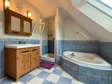 FOUESNANT (29) - 4-bedroom house - 152 m² living space - Not overlooked - Swimming pool - Garage - Carport 