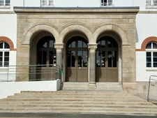Quimper Kerfeunteun – T2 de 54 m² lumineux – Rez-de-chaussée – Parking – Cave – 3 m 10 de hauteur sous plafond