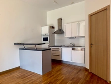 Quimper Kerfeunteun – T2 de 54 m² lumineux – Rez-de-chaussée – Parking – Cave – 3 m 10 de hauteur sous plafond