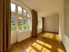 Quimper Kerfeunteun – T2 de 54 m² lumineux – Rez-de-chaussée – Parking – Cave – 3 m 10 de hauteur sous plafond