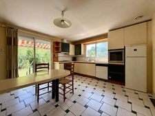 À vendre, Maison 5 chambres + hangar sur 1893 m² de terrain divisible,  à 1 km des plages de Bénodet