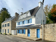 LA FORET FOUESNANT - Maison à rénover avec restaurant et duplex, vue mer – Opportunité rare à vendre !