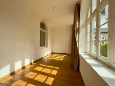 Quimper Kerfeunteun – T2 de 54 m² lumineux – Rez-de-chaussée – Parking – Cave – 3 m 10 de hauteur sous plafond