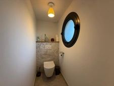 BEGMEIL (29) – Maison familiale rénovée avec prestations modernes, 5 chambres et terrasse plein sud à 700 m de la plage