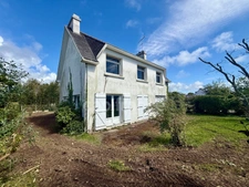 BENODET (29) – Maison à fort potentiel +150 m² possible, garage et combles aménageables !