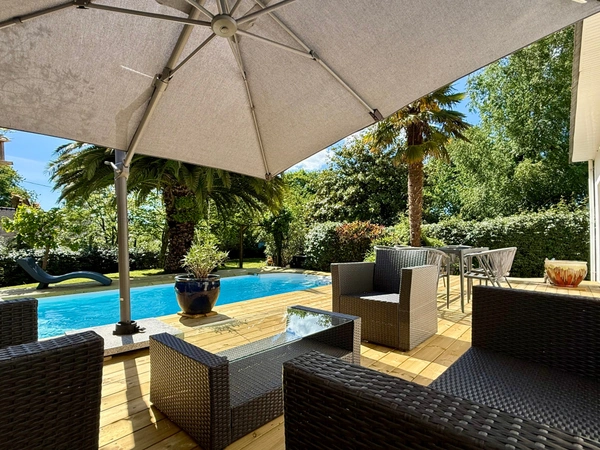 FOUESNANT (29) - Maison 4 chambres - 152 m² habitables - Sans vis à vis - Piscine - Garage - Carport 