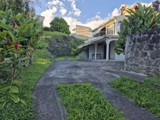 Pépites du mois. Deux Appartements plus terrain 800 m², vue panoramique vers les Saintes, à vendre 3 pièces TROIS RIVIERES (971)