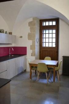 Claveyson (Drôme) – Propriété de caractère du XVIe siècle avec chambres d’hôtes et jardin d’exception 