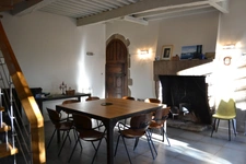Claveyson (Drôme) – Propriété de caractère du XVIe siècle avec chambres d’hôtes et jardin d’exception 