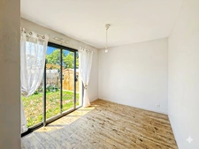 PORNIC SECTEUR RESIDENTIEL - MAISON PLAIN-PIED CONTEMPORAINE 3 CHAMBRES - JARDIN CLOS 